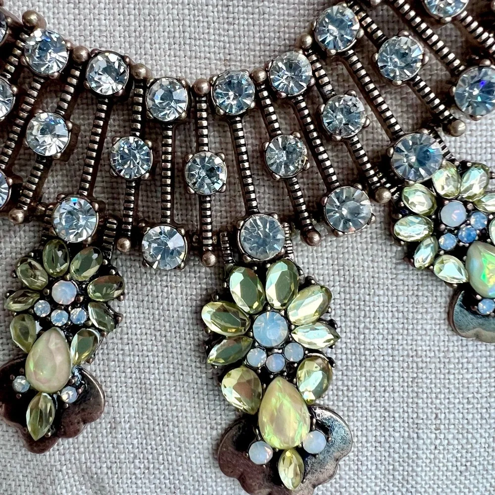 Lydell NYC plastron gold necklace with gems and rhinestones - Picture 2 of 8